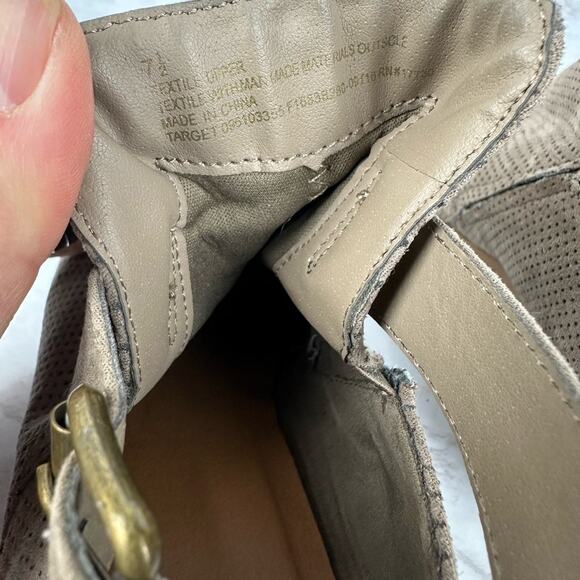 Dolce Vita Kara Bootie Womens Brown Perforated Suede Side Buckle Strap size 7.5 - Picture 5 of 9